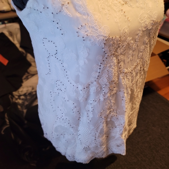 White House Black Market White Lace Dressy Tank - Picture 10 of 11
